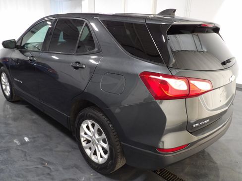 Used 2019 Chevrolet Equinox LS w/ LS Convenience Package FWD image 5