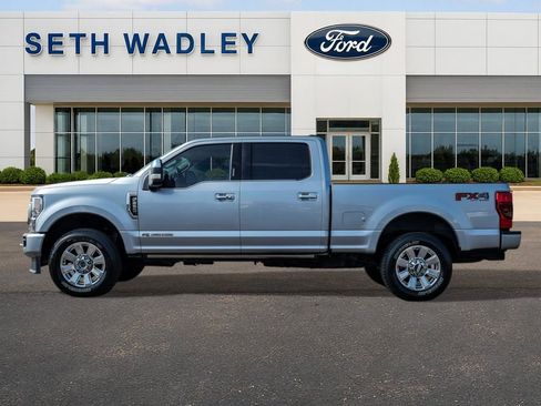 Used 2022 Ford F250 Platinum w/ FX4 Off-Road Package image 4