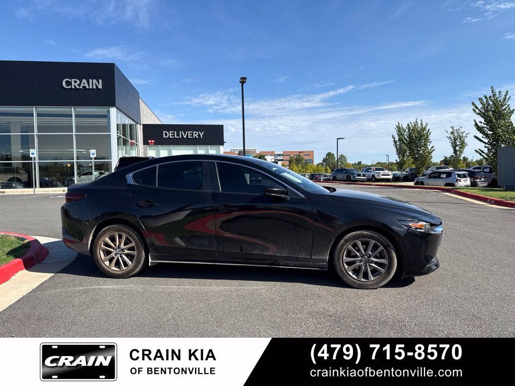 Used 2021 MAZDA MAZDA3 s FWD image 2