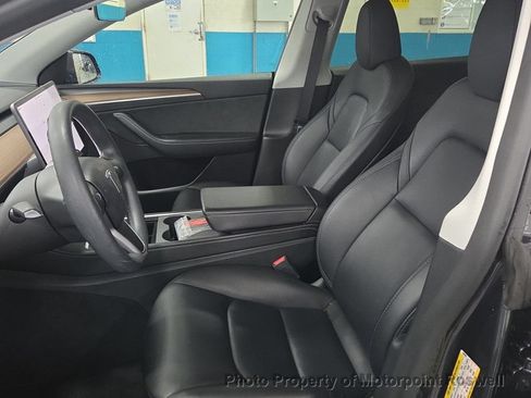 Used 2024 Tesla Model Y 2WD image 2