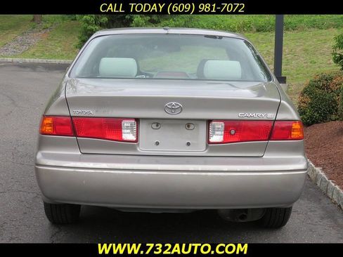 Used 2001 Toyota Camry LE FWD image 8