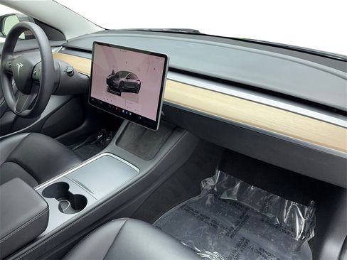 Used 2023 Tesla Model 3 Standard Range image 43