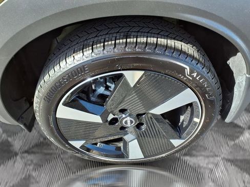 Certified 2025 Nissan Kicks SR image 19