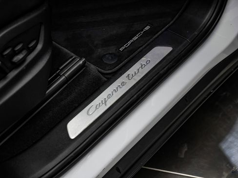 Used 2022 Porsche Cayenne Turbo image 53