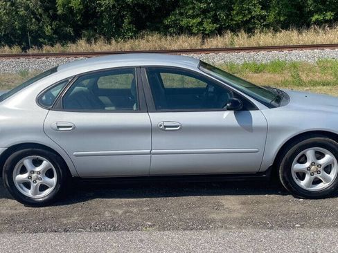 Used 2003 Ford Taurus SES image 6