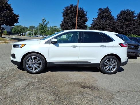 Used 2024 Ford Edge Titanium w/ Equipment Group 301A AWD/4WD image 2