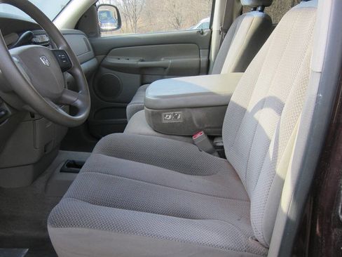 Used 2004 Dodge Ram 1500 Truck SLT image 11