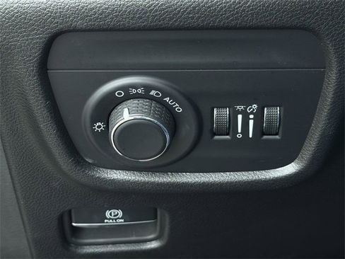 Used 2024 Jeep Grand Cherokee L Laredo image 33