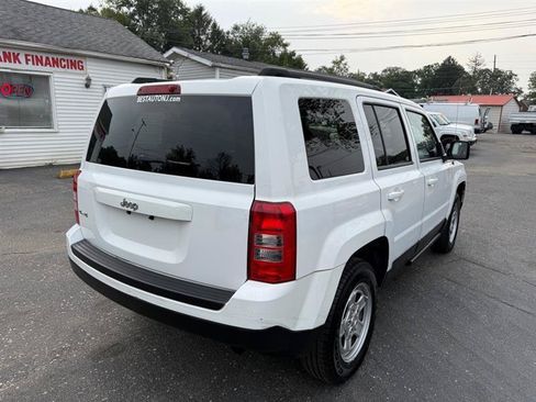 Used 2014 Jeep Patriot Sport w/ Power Value Group AWD/4WD image 2