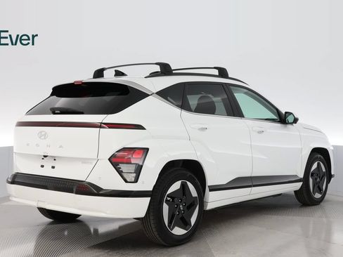 Used 2024 Hyundai Kona Limited FWD image 3