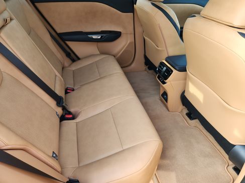 Used 2024 Lexus RZ 300e Premium image 39