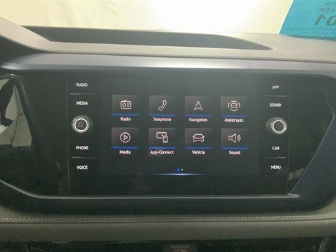 Used 2024 Volkswagen Taos SE FWD image 27