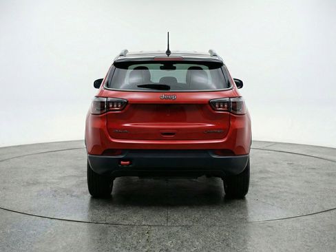 Used 2025 Jeep Compass Trailhawk AWD/4WD image 7