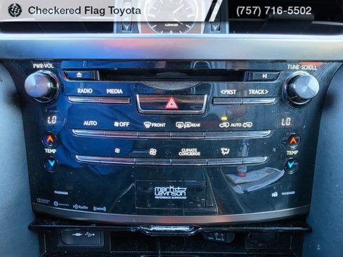 Used 2018 Lexus LX 570 4WD w/ Luxury Package image 19