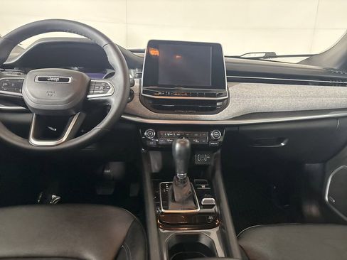 Used 2025 Jeep Compass Latitude w/ Sun & Sound Group image 21