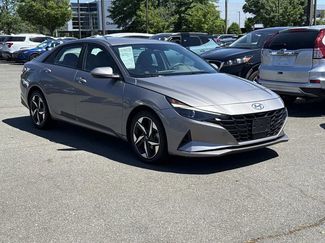 Used 2023 Hyundai Elantra SEL w/ Convenience Package FWD video 1