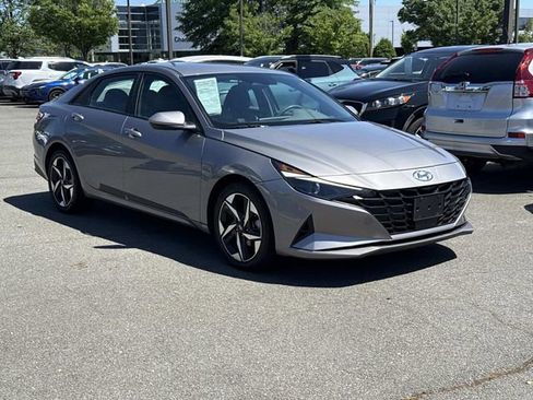Used 2023 Hyundai Elantra SEL w/ Convenience Package FWD image 1