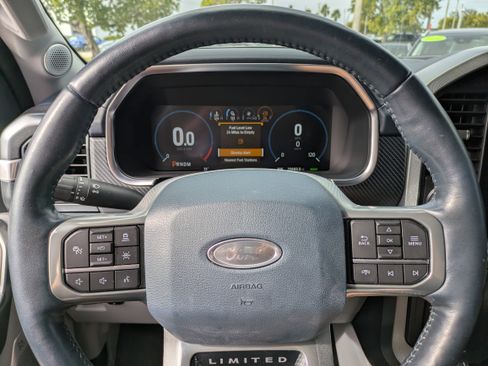 Used 2022 Ford F150 Limited image 27