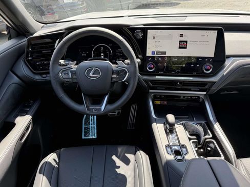 Used 2026 Lexus TX 500h AWD w/ Technology Package image 8