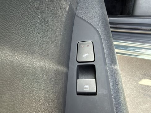 Used 2023 Kia Niro EX w/ EX Cold Weather Package FWD image 35