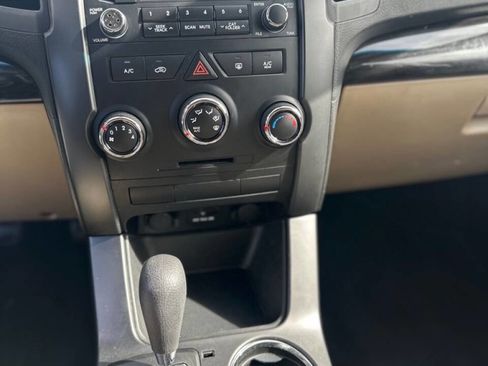 Used 2011 Kia Sorento LX image 17