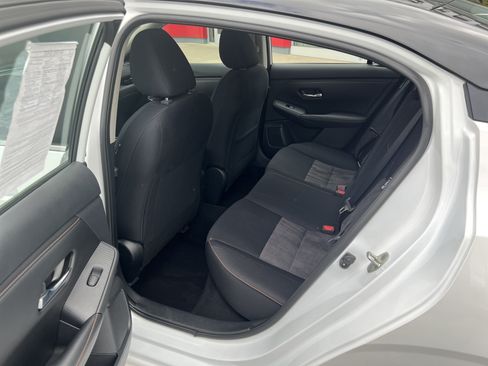 Used 2023 Nissan Sentra SR w/ Midnight Edition Package FWD image 6