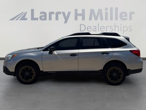 Used 2017 Subaru Outback 2.5i Limited AWD/4WD image 2