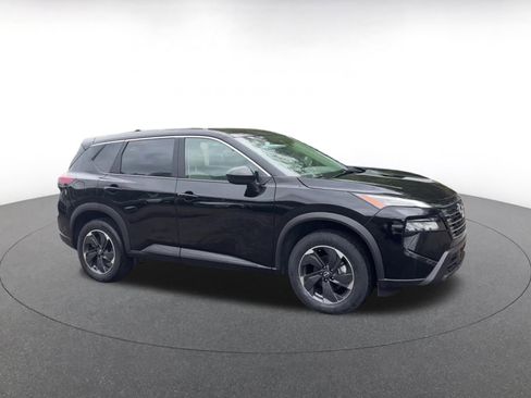 Used 2025 Nissan Rogue SV FWD image 2