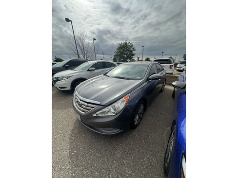 Used 2011 Hyundai Sonata SE w/ Navigation & Sunroof Pkg 4 FWD image 1