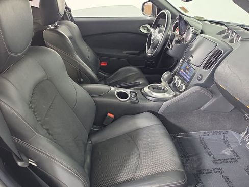 Used 2011 Nissan 370Z Touring RWD image 27