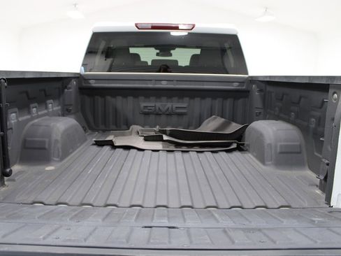 Used 2023 GMC Sierra 1500 SLT image 16