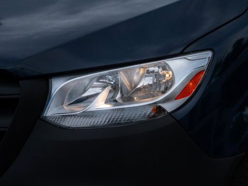 New 2025 Mercedes-Benz Sprinter 2500 image 9