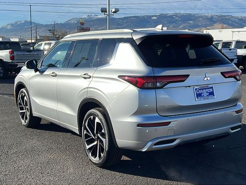 Used 2024 Mitsubishi Outlander SEL image 7