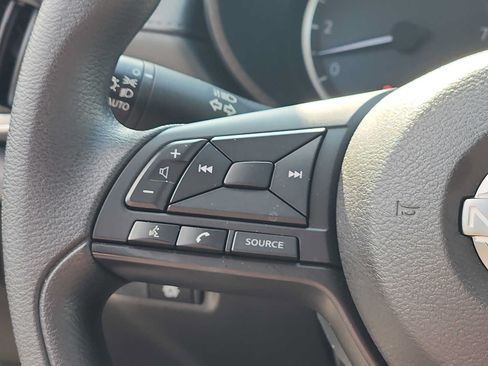 Used 2025 Nissan Versa S w/ Trunk Package FWD image 20