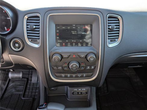 Used 2020 Dodge Durango SXT image 17
