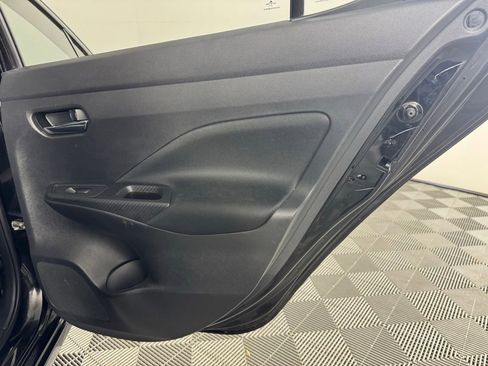 Used 2022 Nissan Versa SV image 30