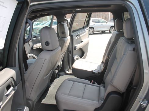 New 2026 GMC Acadia Elevation w/ Black Edition image 32