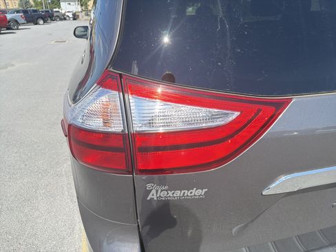Used 2017 Toyota Sienna Limited FWD image 15