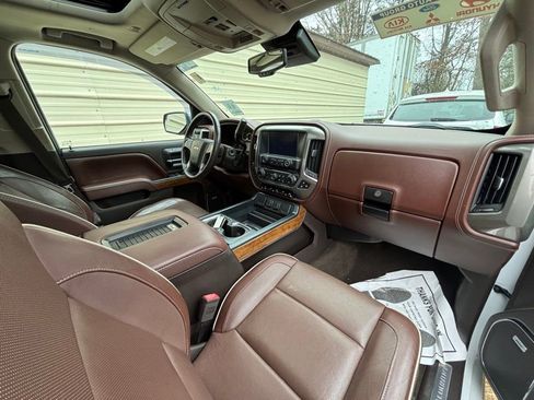 Used 2017 Chevrolet Silverado 1500 High Country image 20