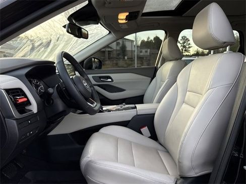 Used 2023 Nissan Rogue SL image 11