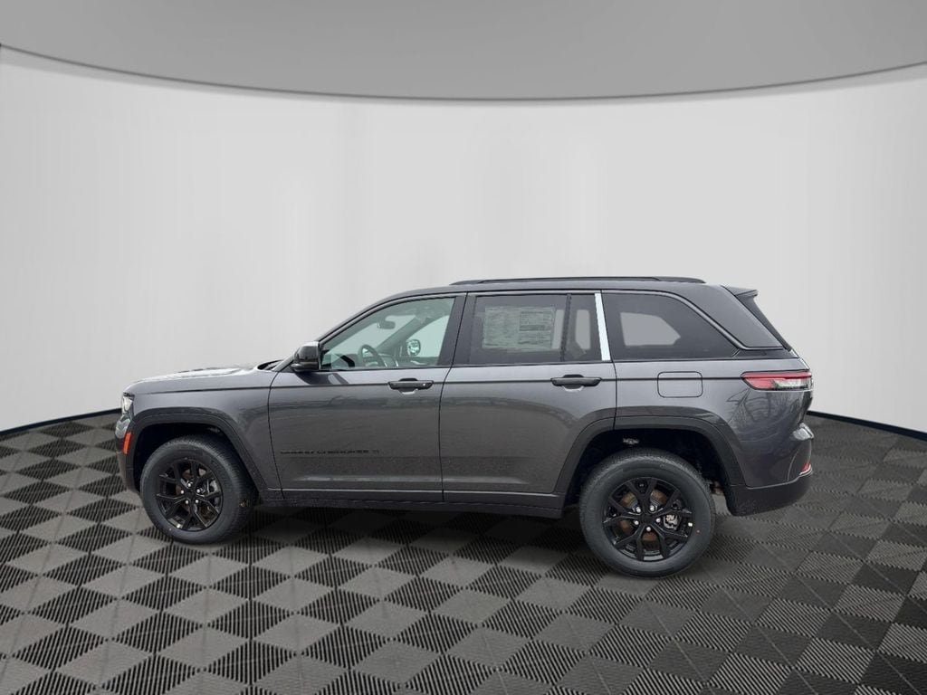 New 2026 Jeep Grand Cherokee Altitude AWD/4WD image 2