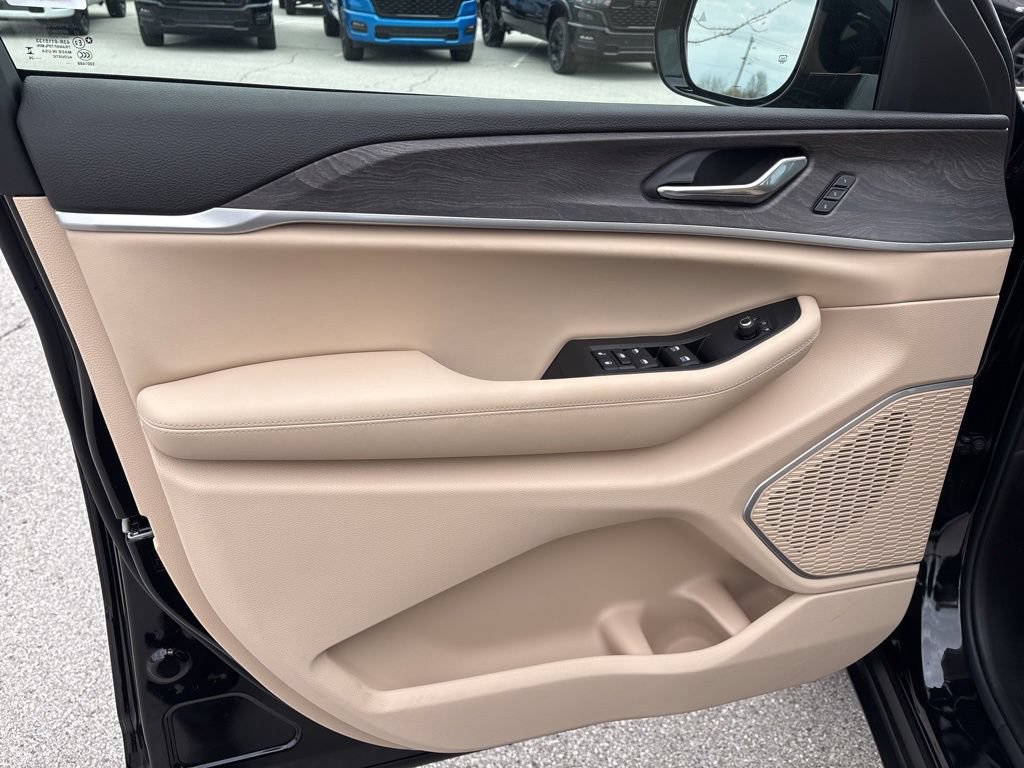 New 2026 Jeep Grand Cherokee Limited AWD/4WD image 8