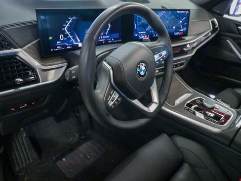 Used 2024 BMW X5 xDrive40i w/ Premium Package AWD/4WD image 12