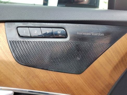 Used 2021 Volvo XC90 T6 Momentum w/ Advanced Package image 29