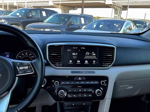 Used 2020 Kia Sportage EX image 11