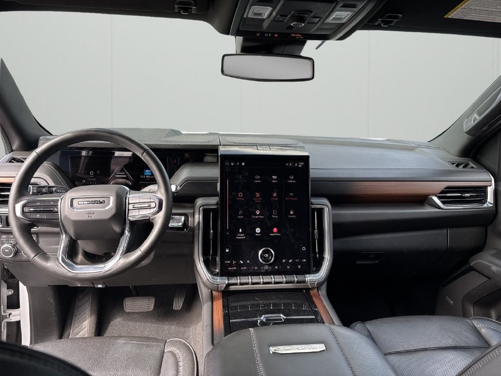 Used 2025 GMC Yukon XL Denali AWD/4WD image 9