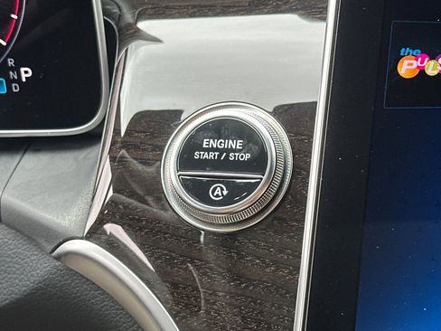 Certified 2025 Mercedes-Benz GLC 300 image 22