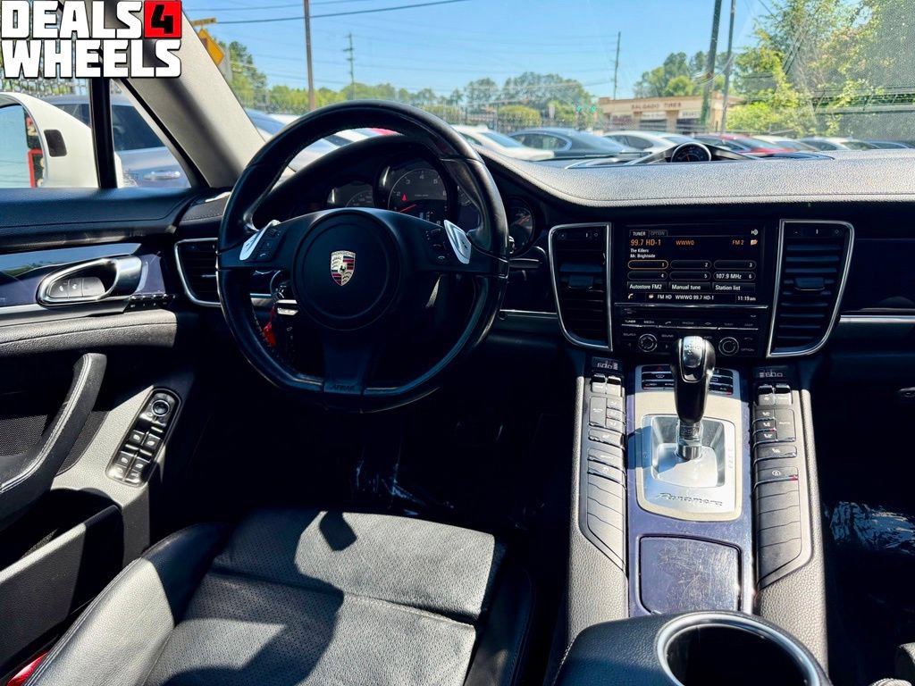 Used 2016 Porsche Panamera RWD image 18