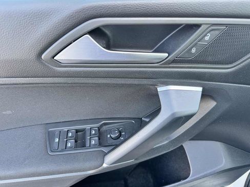 Used 2020 Volkswagen Tiguan S FWD image 35