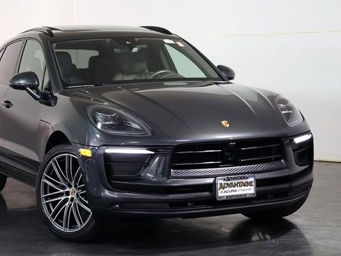Used 2024 Porsche Macan AWD/4WD image 6